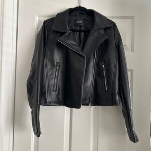 Francesca’s - Ashley Outerwear - Sleek Black Faux Leather Jacket Size Large